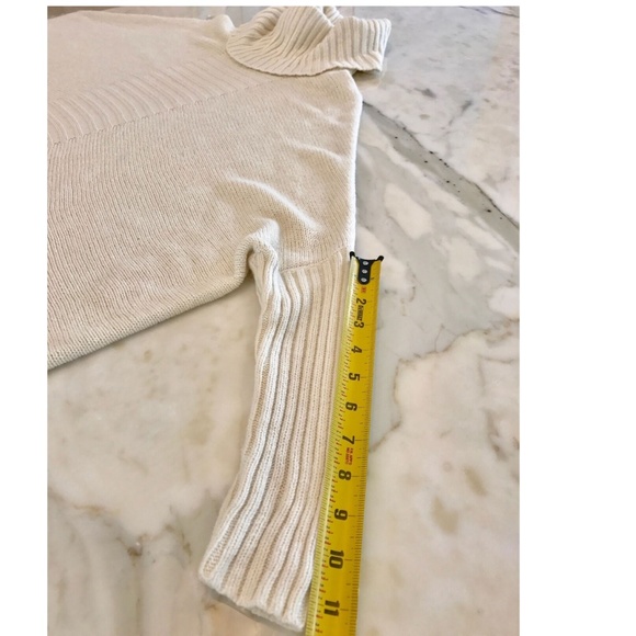 DKNY IVORY TURTLENECK PONCHO SWEATER SIZE SMALL - Picture 8 of 11